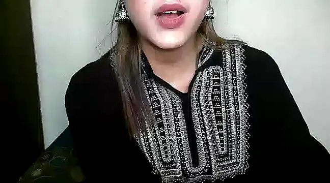 Snapshot of Princess_noorjahan chatting on 03-11-25, 11:37 Princess noorjahan online show from 03-11-25, 11:37