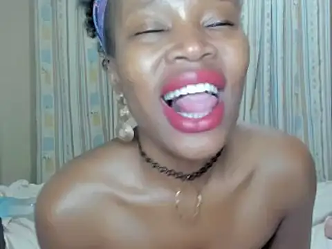 AfricanSquirtingQueen online show from 09-18-25, 02:35