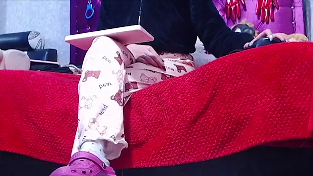 AyshaScott online show from 12-22-25, 12:46