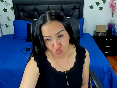 Violeta stilll online show from 10-15-25, 06:52