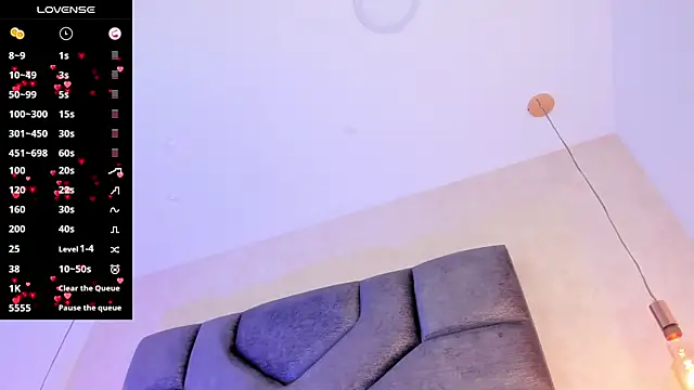 Snapshot of AilishBenson chatting on 10-17-25, 07:49 AilishBenson online show from 10-17-25, 07:49