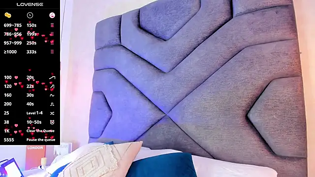 Snapshot of AilishBenson chatting on 10-22-25, 07:24 AilishBenson online show from 10-22-25, 07:24