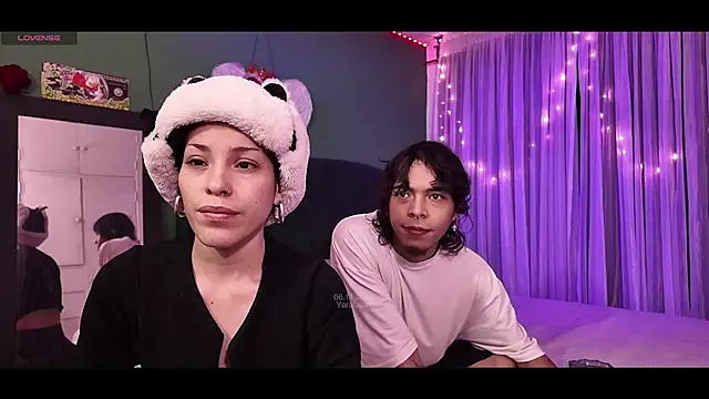 Snapshot of KokoAndRin chatting on 11-06-25, 07:09 KokoAndRin online show from 11-06-25, 07:09