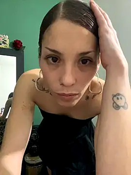 Snapshot of KokoAndRin chatting on 11-07-25, 08:31 KokoAndRin online show from 11-07-25, 08:31