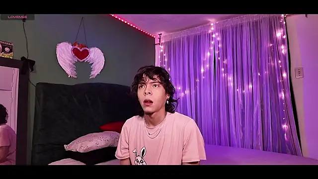 Snapshot of KokoAndRin chatting on 11-09-25, 09:07 KokoAndRin online show from 11-09-25, 09:07