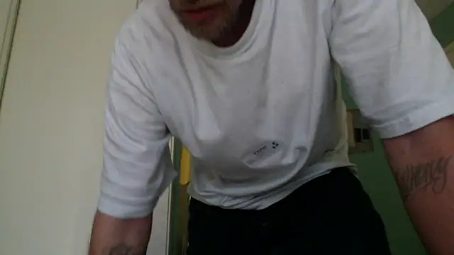 Snapshot of BIGWHITECOCKDOC36 chatting on 10-04-25, 08:40 BIGWHITECOCKDOC36 online show from 10-04-25, 08:40