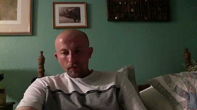 Snapshot of BIGWHITECOCKDOC36 chatting on 10-19-25, 11:00 BIGWHITECOCKDOC36 online show from 10-19-25, 11:00