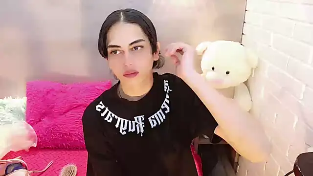 Daniela Pink  online show from 10-23-25, 07:45