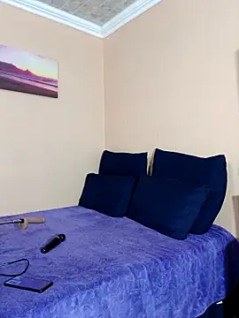 Fantasy1976 online show from 10-21-25, 02:51