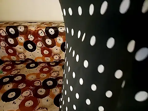 shuhana  online show from 10-11-25, 03:28