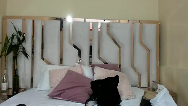 TifanyChill online show from 01-22-25, 08:28