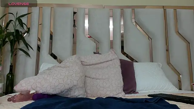 TifanyChill online show from 01-28-25, 02:32