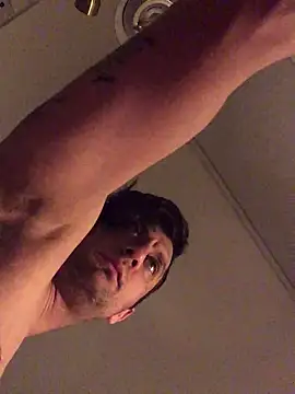 Snapshot of Kiss_me2507 chatting on 12-17-24, 11:05 Kiss me2507 online show from 12-17-24, 11:05