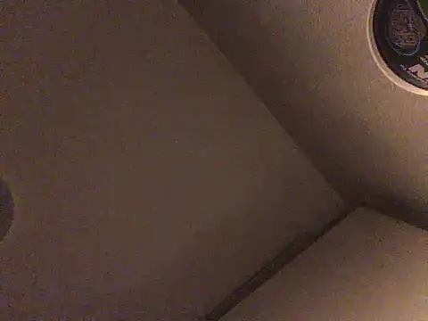 Snapshot of Kiss_me2507 chatting on 01-03-25, 08:00 Kiss me2507 online show from 01-03-25, 08:00