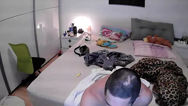 Snapshot of Kiss_me2507 chatting on 01-04-25, 04:00 Kiss me2507 online show from 01-04-25, 04:00