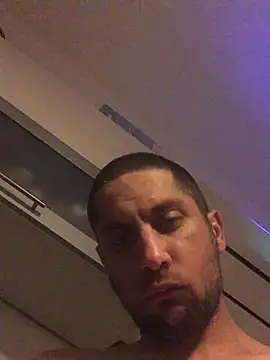 Snapshot of Kiss_me2507 chatting on 01-06-25, 05:52 Kiss me2507 online show from 01-06-25, 05:52