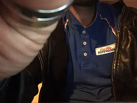 Snapshot of Kiss_me2507 chatting on 01-07-25, 08:31 Kiss me2507 online show from 01-07-25, 08:31