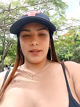 camiysebas21 online show from 10-22-25, 06:51