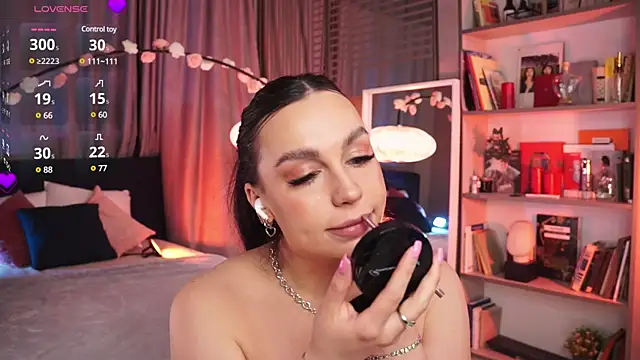 LunaNight online show from 03-03-25, 08:21