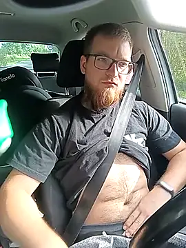 Snapshot of Sweet_bear69 chatting on 09-15-25, 01:22 Sweet bear69 online show from 09-15-25, 01:22