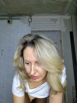 Miss    Mia  online show from 01-07-25, 11:58