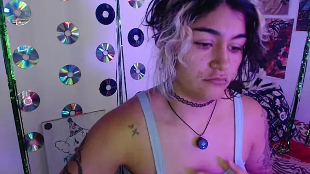 Snapshot of abril666 chatting on 10-09-25, 04:16 abril666 online show from 10-09-25, 04:16