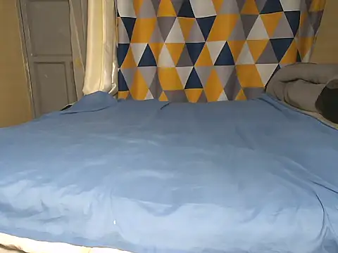 Mila Melanie online show from 10-22-25, 05:45