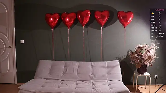 Snapshot of steffania- chatting on 02-19-26, 05:20 steffania- online show from 02-19-26, 05:20