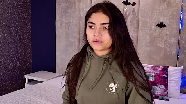 GiselOrtiz online show from 10-26-25, 10:21