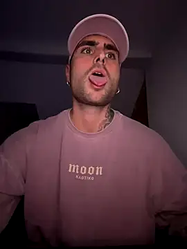 Snapshot of itsmehoneyhm chatting on 09-26-25, 09:30 itsmehoneyhm online show from 09-26-25, 09:30