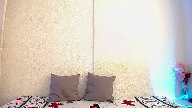 Snapshot of _joanne_and_oliver_ chatting on 09-12-25, 04:51 joanne and oliver online show from 09-12-25, 04:51