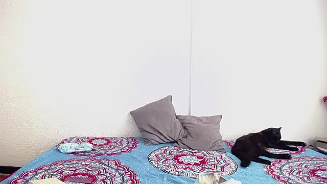 Snapshot of _joanne_and_oliver_ chatting on 09-17-25, 05:14 joanne and oliver online show from 09-17-25, 05:14