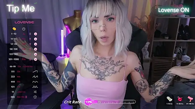 Snapshot of Kerry_Kirk chatting on 10-17-25, 06:54 Kerry Kirk online show from 10-17-25, 06:54