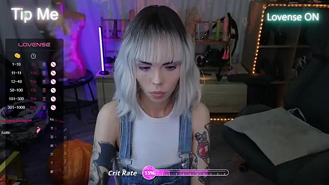 Snapshot of Kerry_Kirk chatting on 10-22-25, 10:09 Kerry Kirk online show from 10-22-25, 10:09