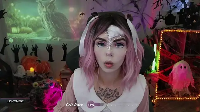 Snapshot of Kerry_Kirk chatting on 10-31-25, 08:21 Kerry Kirk online show from 10-31-25, 08:21