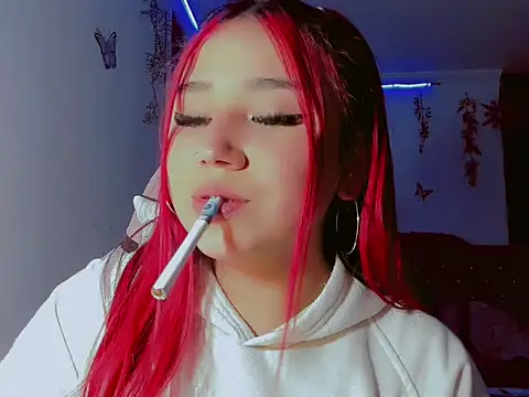 Snapshot of madisonx17 chatting on 10-24-25, 04:47 madisonx17 online show from 10-24-25, 04:47