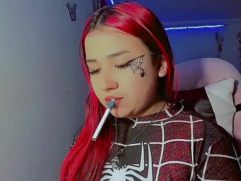 Snapshot of madisonx17 chatting on 10-28-25, 11:51 madisonx17 online show from 10-28-25, 11:51