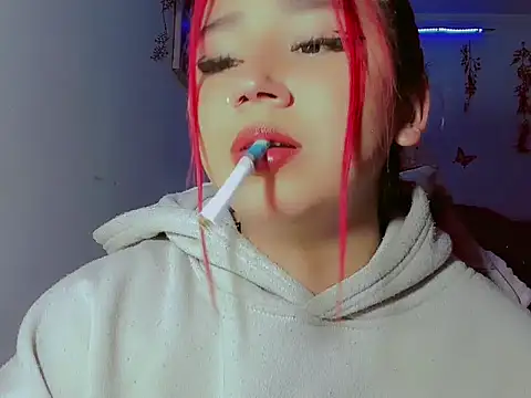 Snapshot of madisonx17 chatting on 11-05-25, 01:38 madisonx17 online show from 11-05-25, 01:38