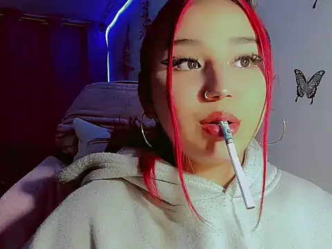 Snapshot of madisonx17 chatting on 11-06-25, 12:22 madisonx17 online show from 11-06-25, 12:22