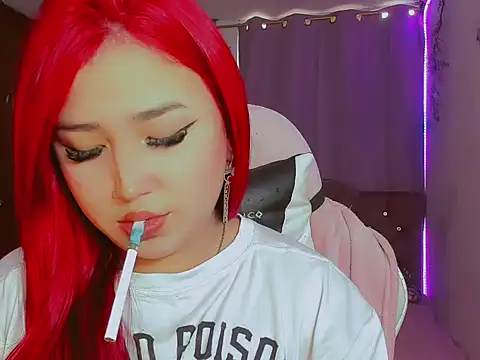 Snapshot of madisonx17 chatting on 11-27-25, 08:55 madisonx17 online show from 11-27-25, 08:55