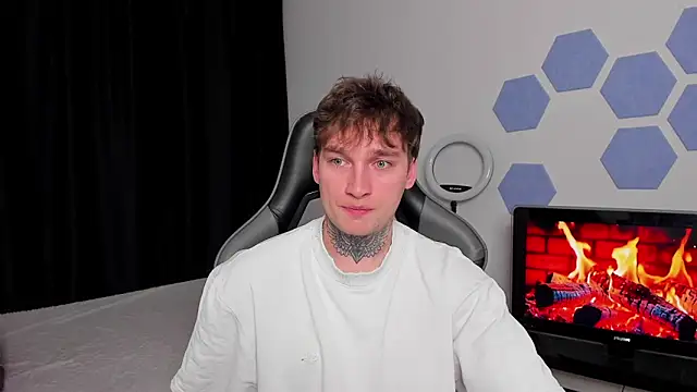 Chris Tyson online show from 10-09-25, 05:55