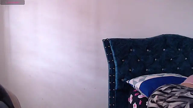 Kate lorens9 online show from 01-30-25, 03:08