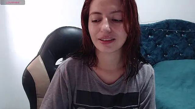 Kate lorens9 online show from 02-19-25, 01:17