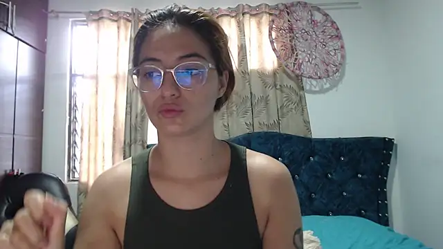 Kate lorens9 online show from 11-11-25, 12:38