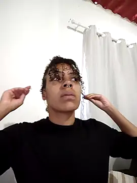 Julia Pretinha online show from 10-21-25, 12:17