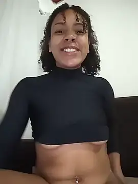 Julia Pretinha online show from 12-18-25, 12:22