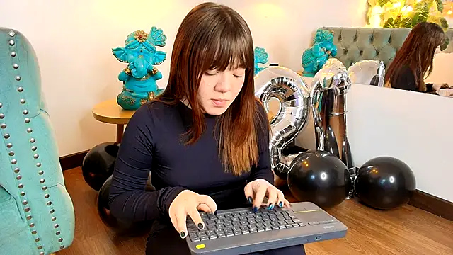 Fluffy Bubble21 online show from 09-21-25, 03:52