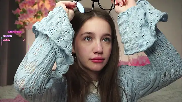 AmiLewis online show from 11-08-25, 01:06