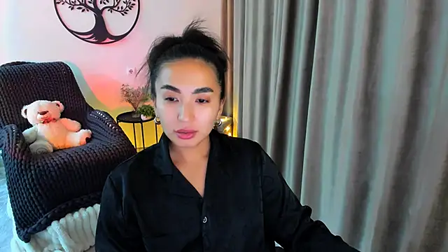 worldofkim online show from 11-20-25, 01:22