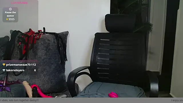 Snapshot of yummy_sweet_caramel chatting on 12-13-25, 07:53 yummy sweet caramel online show from 12-13-25, 07:53